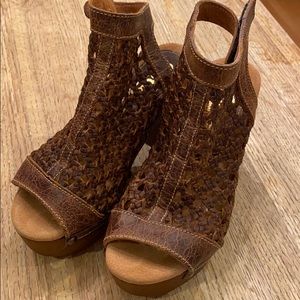 On SaleSoft brown leather vintage collection heels